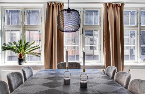 Copenhagen City Centre Apartment | Regent 5 - Large Apt with Terrace right in Centre of Copenhagen