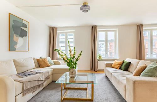 Copenhagen City Centre Apartment | Regent 7 - Large 3 Bdr Apt with Balcony in City Centre