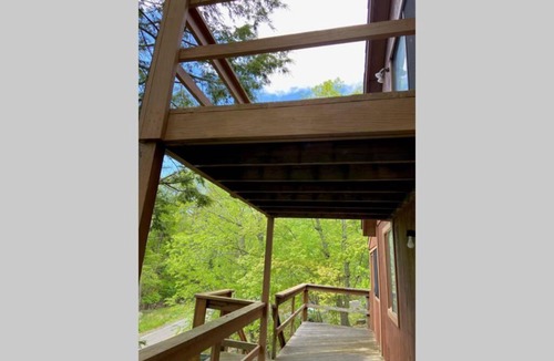 Bushkill Ski Chalet | Regent Hilltop Cabin