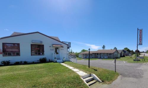 Saint John Hotel | Regent Motel