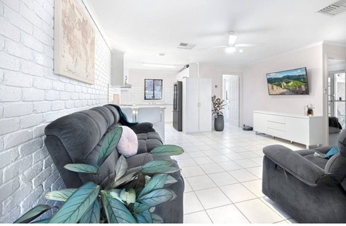Moama Apartment | Regent Retreat - large group bookings, pool