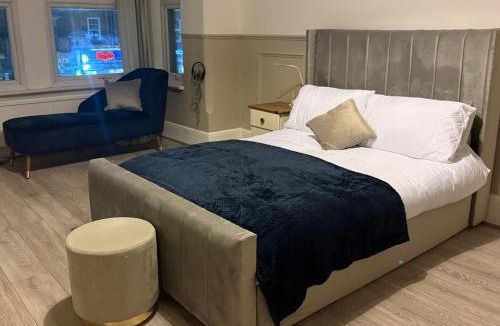 Finchley Church End House | Regents park Road