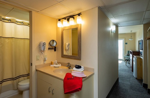 Wildwood Crest Hotel | Reges Oceanfront Resort