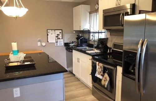 Regina Beach House | Regina Beach 2 Bdrm All Season Home - Pet Friendly