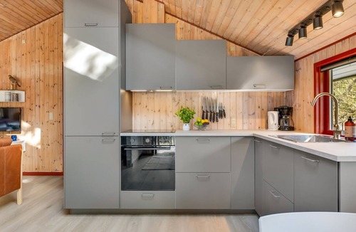 Mosevra House | "Regine" - 1.1km to the fjord by Interhome