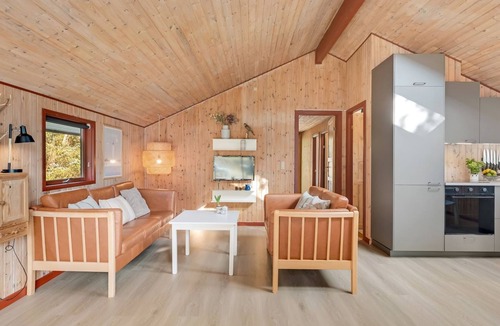 Mosevra House | "Regine" - 1.1km to the fjord by Interhome