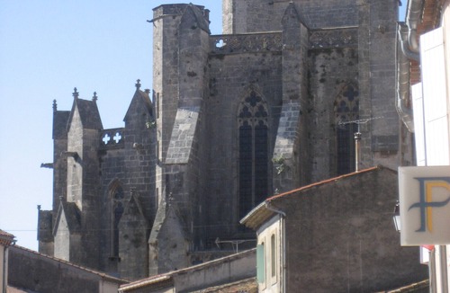 Capestang Apartment | Regine, Luxury Apartment in Historic Village, 100 Metres from the Canal Du Midi