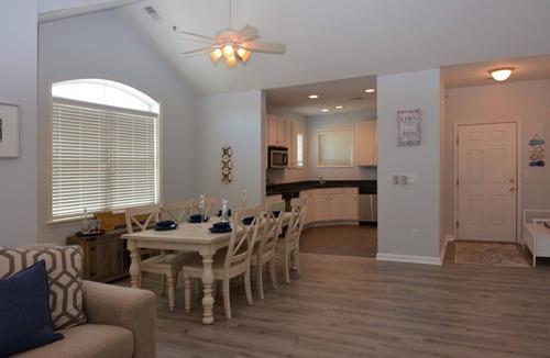 Rehoboth Beach Condo | Rehoboth Beach Condo Elevator Pool Parking Clean
