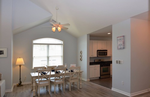 Rehoboth Beach Condo | Rehoboth Beach Condo Elevator Pool Parking Clean