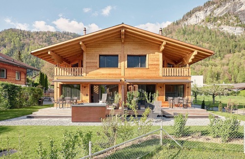 Meiringen Ski Chalet | Reichenbach Falls