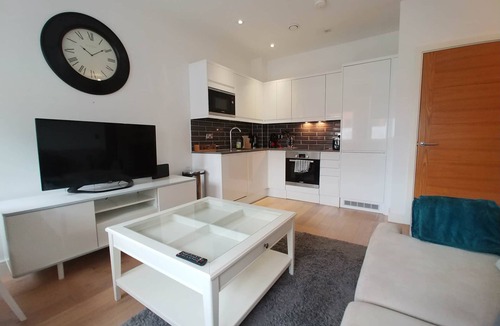Reigate Apartment | Reigate Park View Apartment A