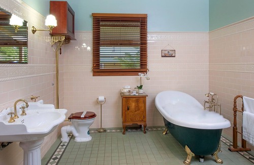 Worrigee House | Reign Manor and Coach House