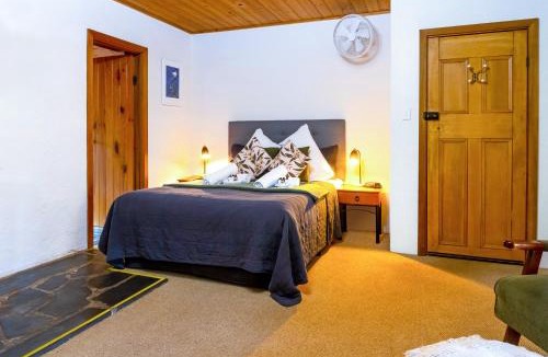 Mintaro Bed & Breakfast | Reillys Wines Heritage Cottages