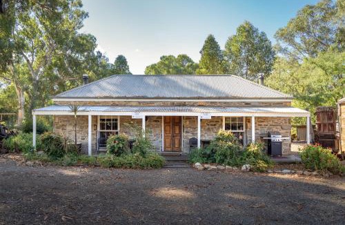 Mintaro Bed & Breakfast | Reillys Wines Heritage Cottages