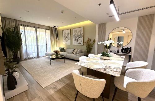 Palm Jumeirah Apartment | Reimagined 3BR Apartment in 5-star Resort