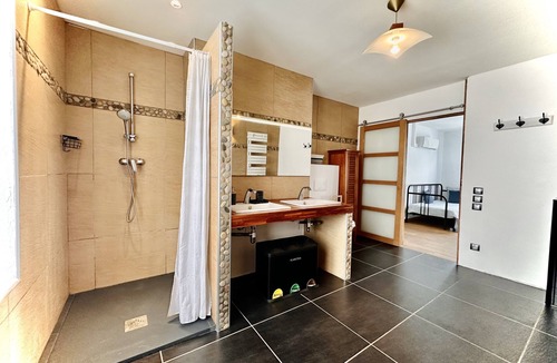 Mont d'Arene House | Reims Sherpa Guest House