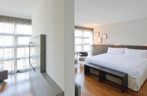 Romareda Hotel | Reina Petronila