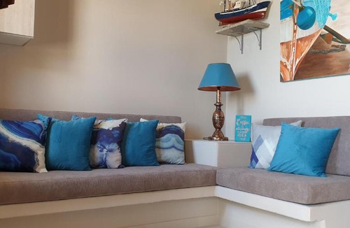 Stavros House | Reithron House