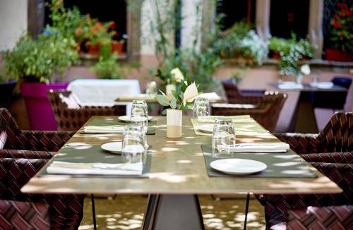 Colmar Centre Ville Hotel | Relais & Châteaux La Maison Des Têtes