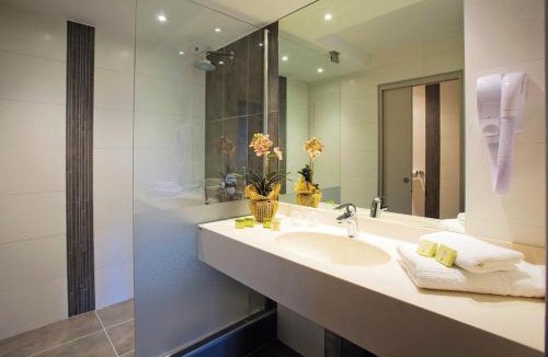 Charlieu Hotel | Relais De L'abbaye