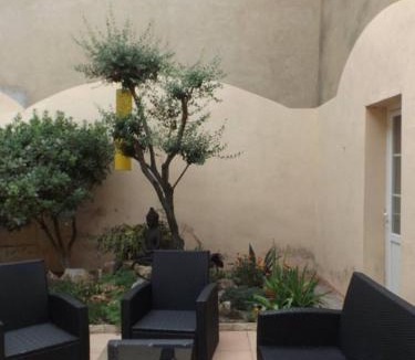 Moux Bed & Breakfast | Relais de l'Alaric