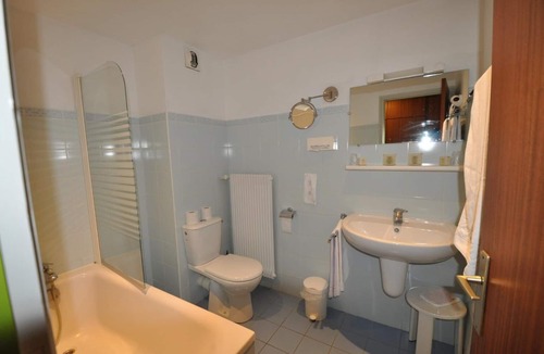 Hyevre-Paroisse Hotel | Relais de la Vallée