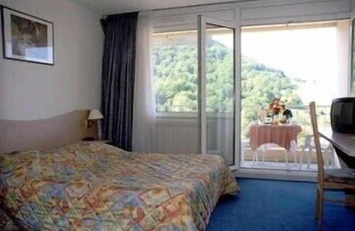 Hyevre-Paroisse Hotel | Relais de la Vallée