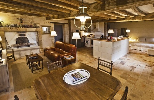 Cravant-les-Coteaux House | Relais du Château de Sonnay – 12 Guests with Pool