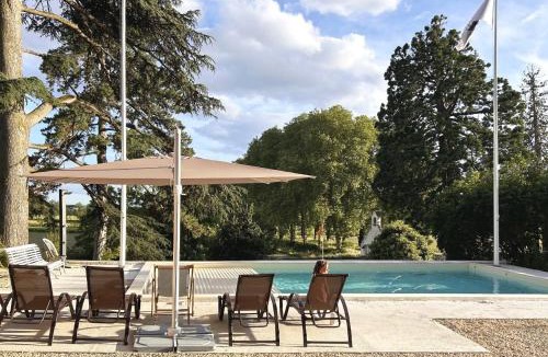 Cravant-les-Coteaux House | Relais du Château de Sonnay piscine
