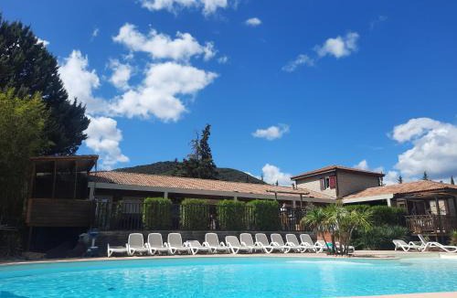 Le Bosc House | Relais du Salagou - Chalets climatisés proche Lac du Salagou