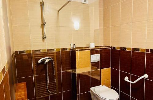 Tinteniac House | Relais Guinguette