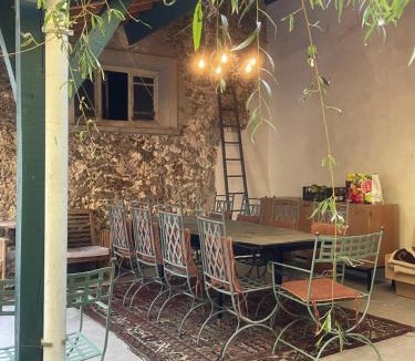Saint-Cyr-sur-Morin Ski Chalet | Relais Napoléonien Gîte historique au vert, 1h de Paris