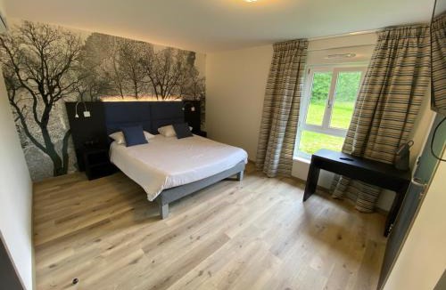 Villegusien-le-Lac Hotel | Relais Saint Michel