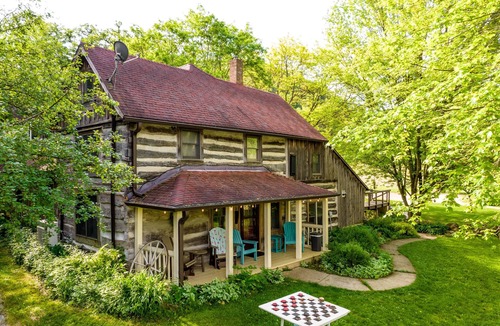 New Albin Cabin | Relax Amidst Nature On Clear Creek