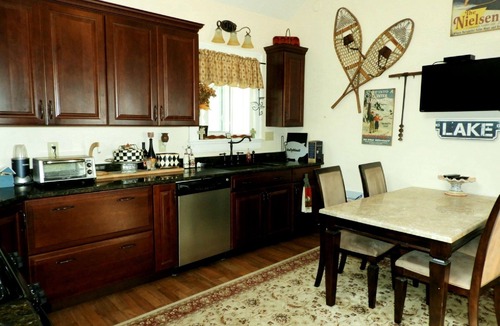 Livonia Cottage | Relax and Enjoy on Conesus Lake with a Hot Tub!