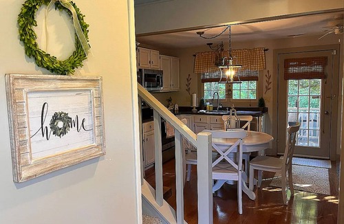 The Galena Territory Cottage | Relax and enjoy this Country Charm!
