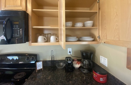 Cleveland Cabin | Relax and Enjoy Tiny Home - 63 Park