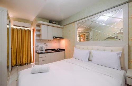 Depok Apartment | Relax and Homey Studio Room at Cinere Resort Apartment By Travelio