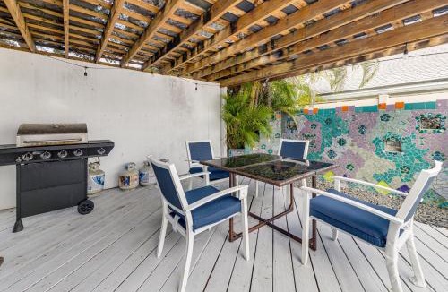 Tropic Palms House | Relax and Play! Home 2 Mi to Delray Public Beach