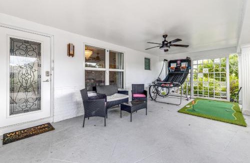 Tropic Palms House | Relax and Play! Home 2 Mi to Delray Public Beach