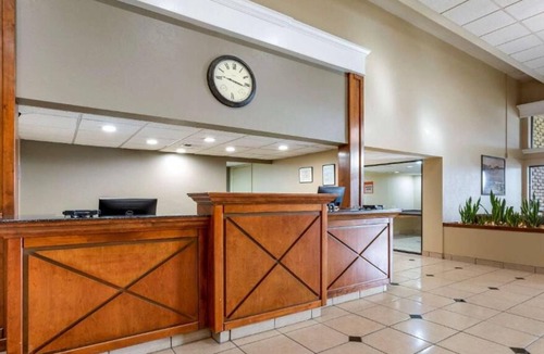 Roswell House | Relax and Recharge! 4 Comfortable Units, Free Breakfast, Free Parking