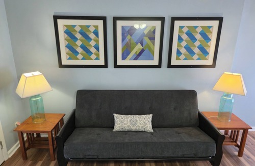 Cleveland Apartment | Relax and recharge in this 1 Bedroom Apartment near the heart of Cleveland