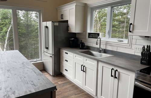 Port Blandford Cottage | Relax and Revitalize at Sprucewood Cottage