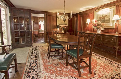 Lake Hill House | Relax and stay awhile