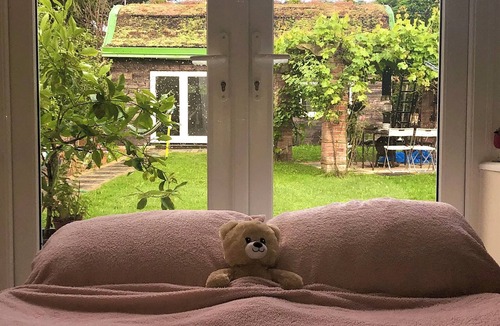 Lydiard Millicent House | Relax and unwind at Windrush Lodge