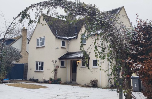 Lydiard Millicent House | Relax and unwind at Windrush Lodge