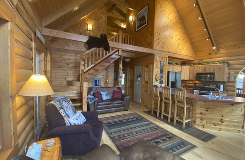 Farwell Cabin | Relax and Unplug at this peaceful log home.