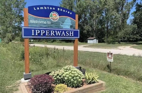 Lambton Shores Cottage | Relax and Unwind at Hideaway Cottages Full