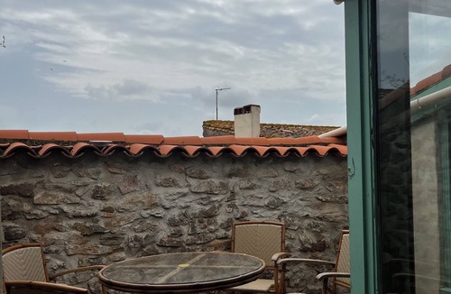 Castelnau-d'Aude House | Relax And Unwind In This Family Friendly Village Home