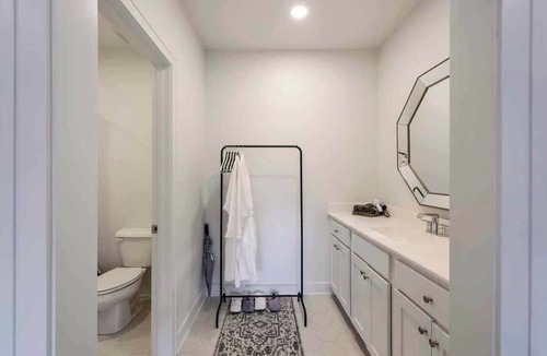Parkville Apartment | Relax and Unwind Downtown Local Shops King Bed